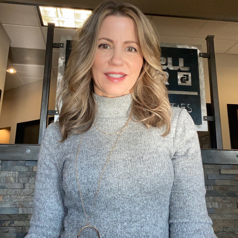 Meet your Posher, Elizabeth